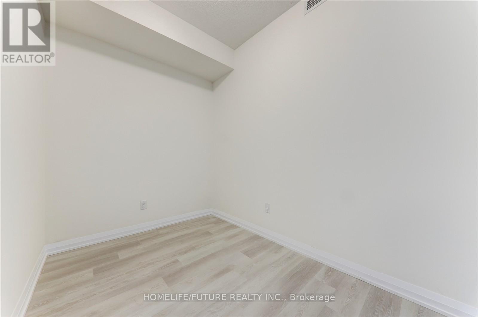 3260 Sheppard Avenue East — photo 16