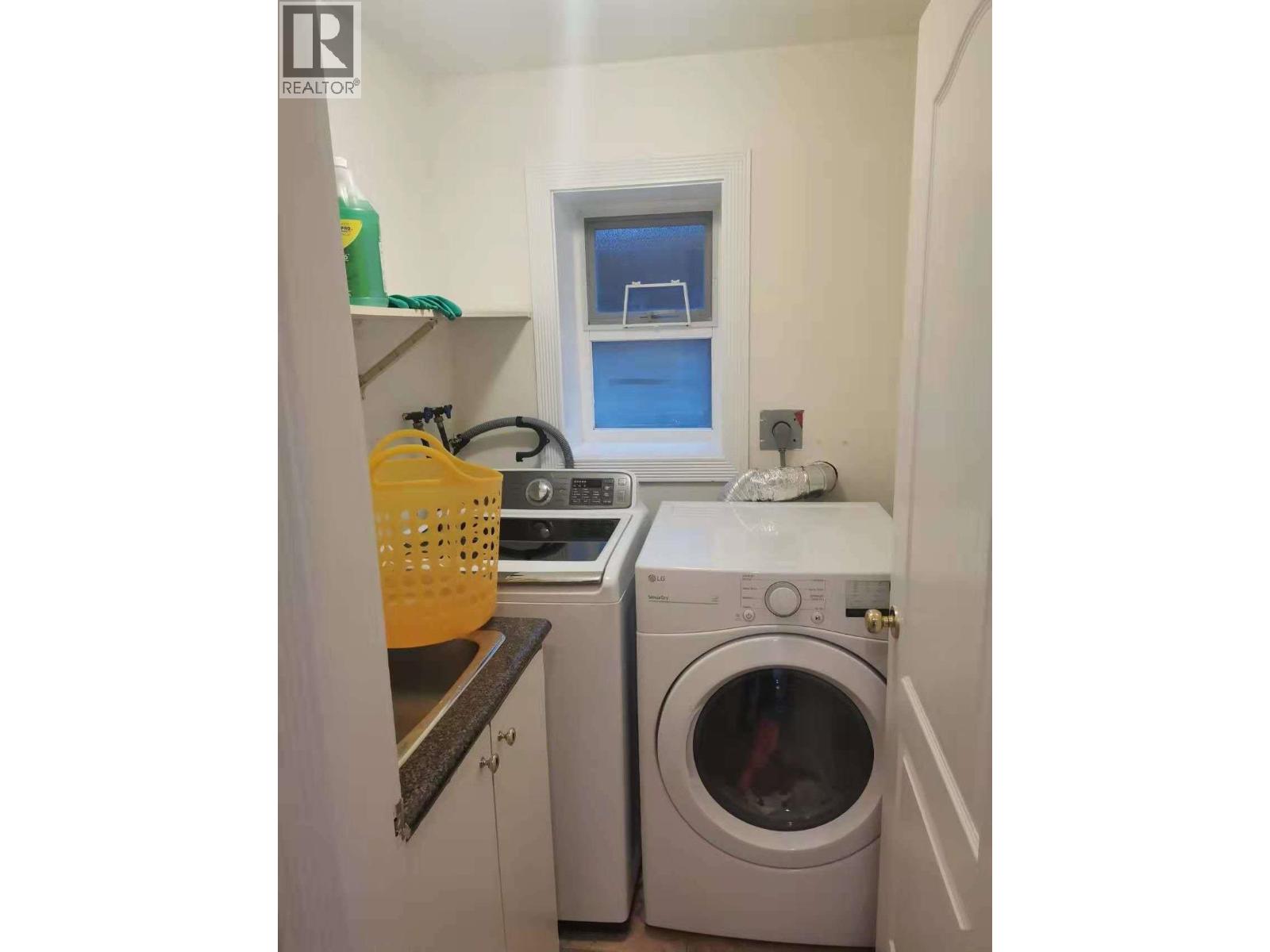 2 Bed, 1 Bath House for Rent in Burnaby – one room-5227 CHESHAM STREET, Burnaby – MLS# R3174417 - Image 6