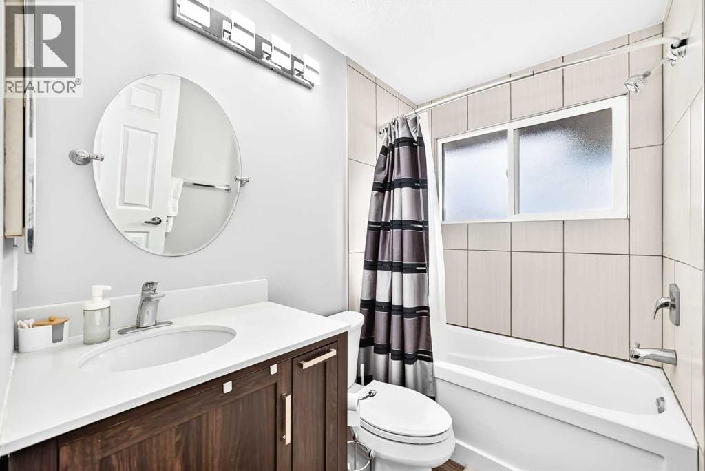 52 Cedargrove Road SW - 21