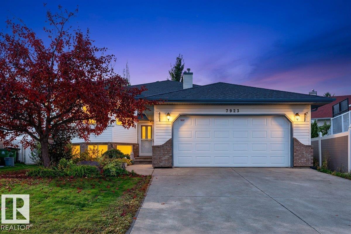 7923 161 AV NW, Edmonton, Alberta, T5Z3E9