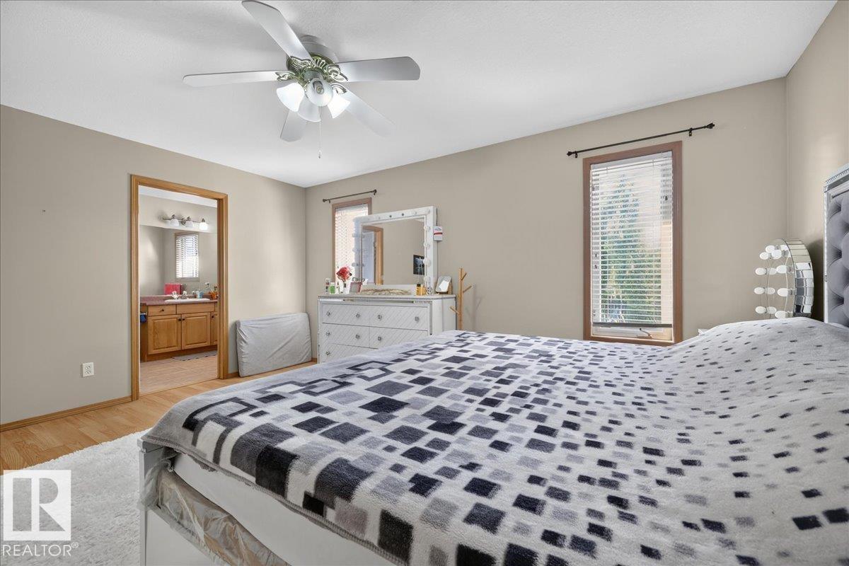 7923 161 AV NW - 26