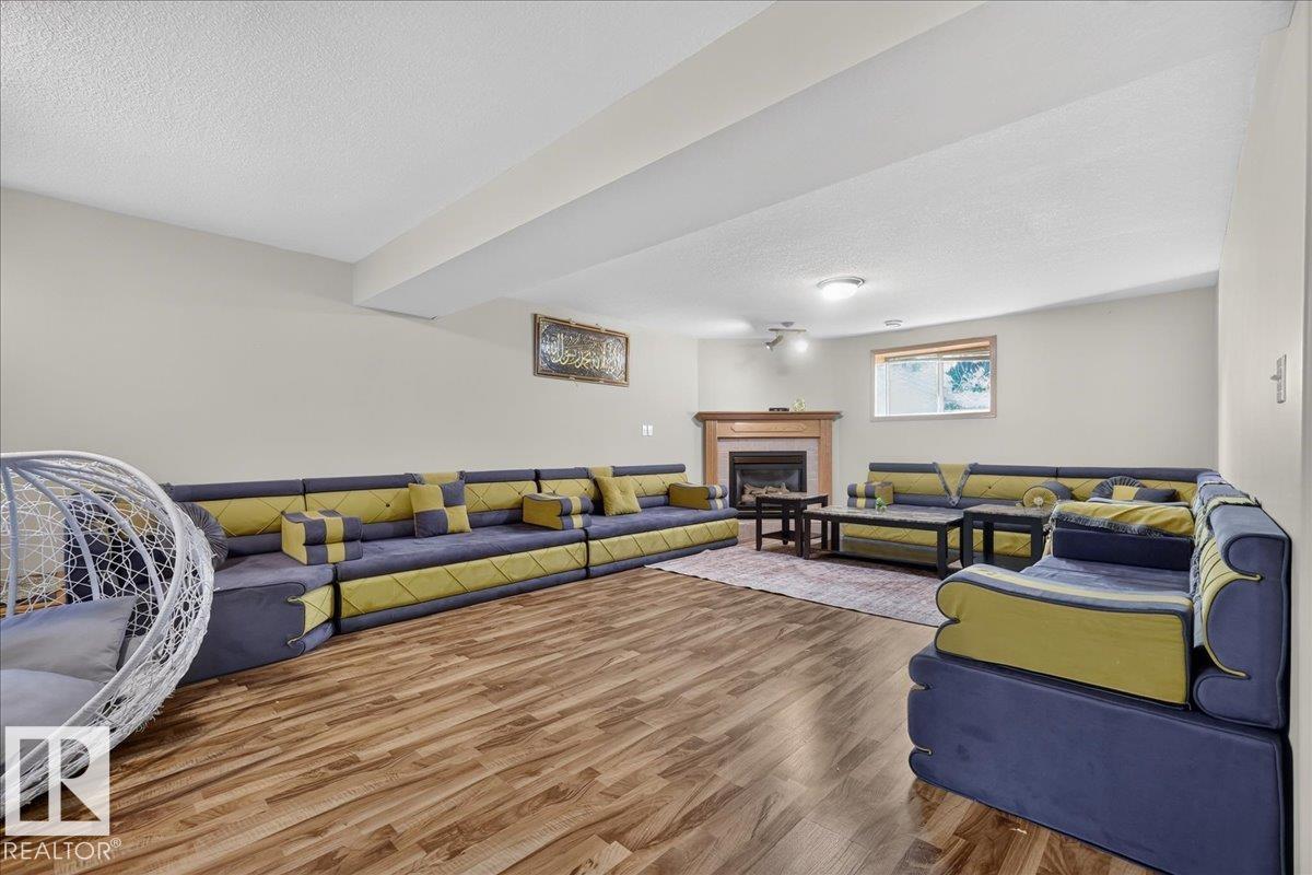 7923 161 AV NW - 33