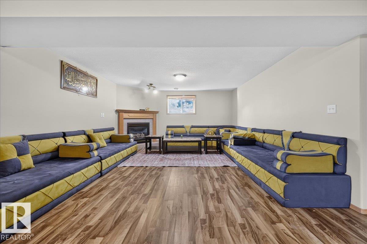 7923 161 AV NW - 34