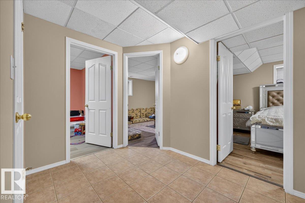 7923 161 AV NW - 39