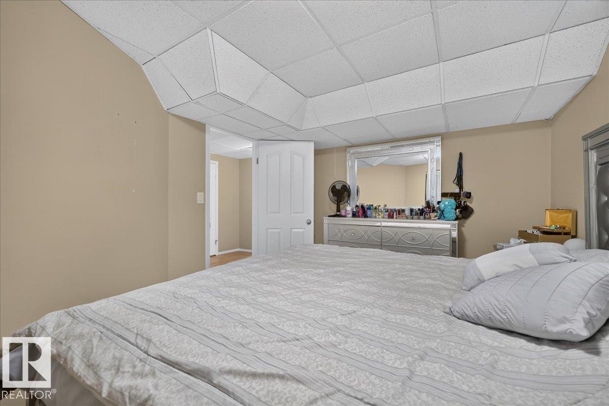 7923 161 AV NW - 44
