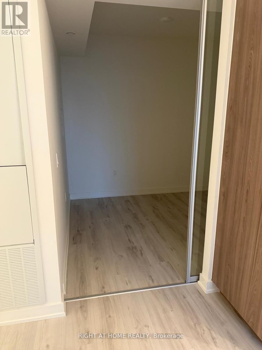 110 Broadway Avenue — photo 16