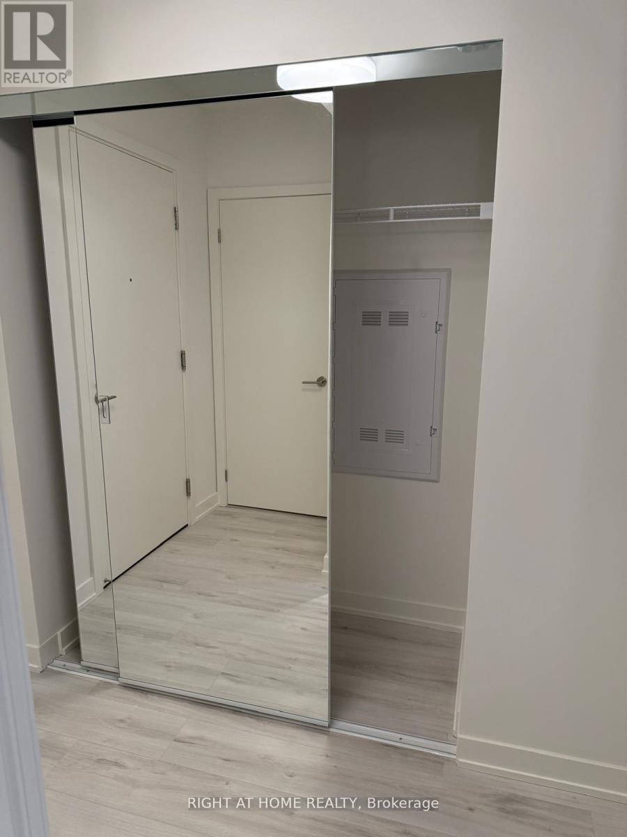 110 Broadway Avenue — photo 17