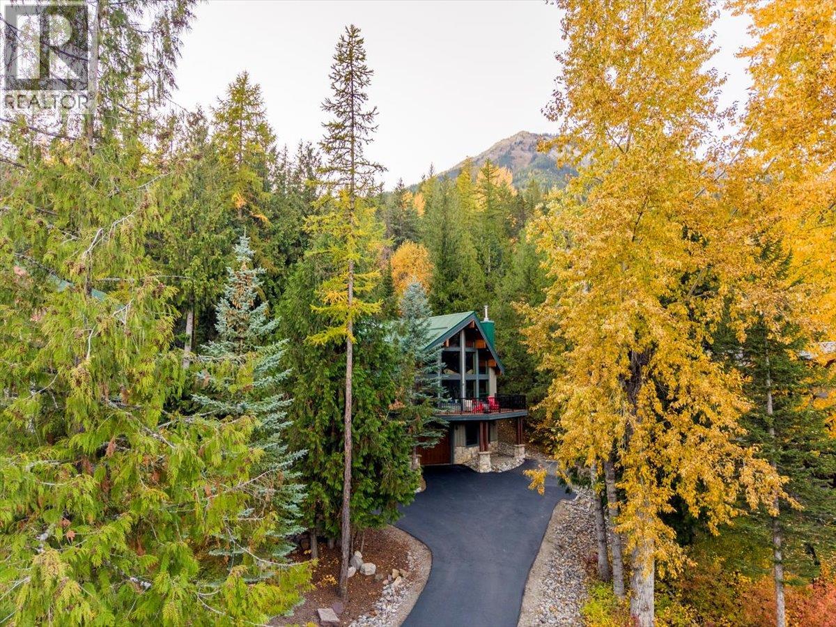 15 ALPINE TRAIL Crescent, Fernie - Image 1
