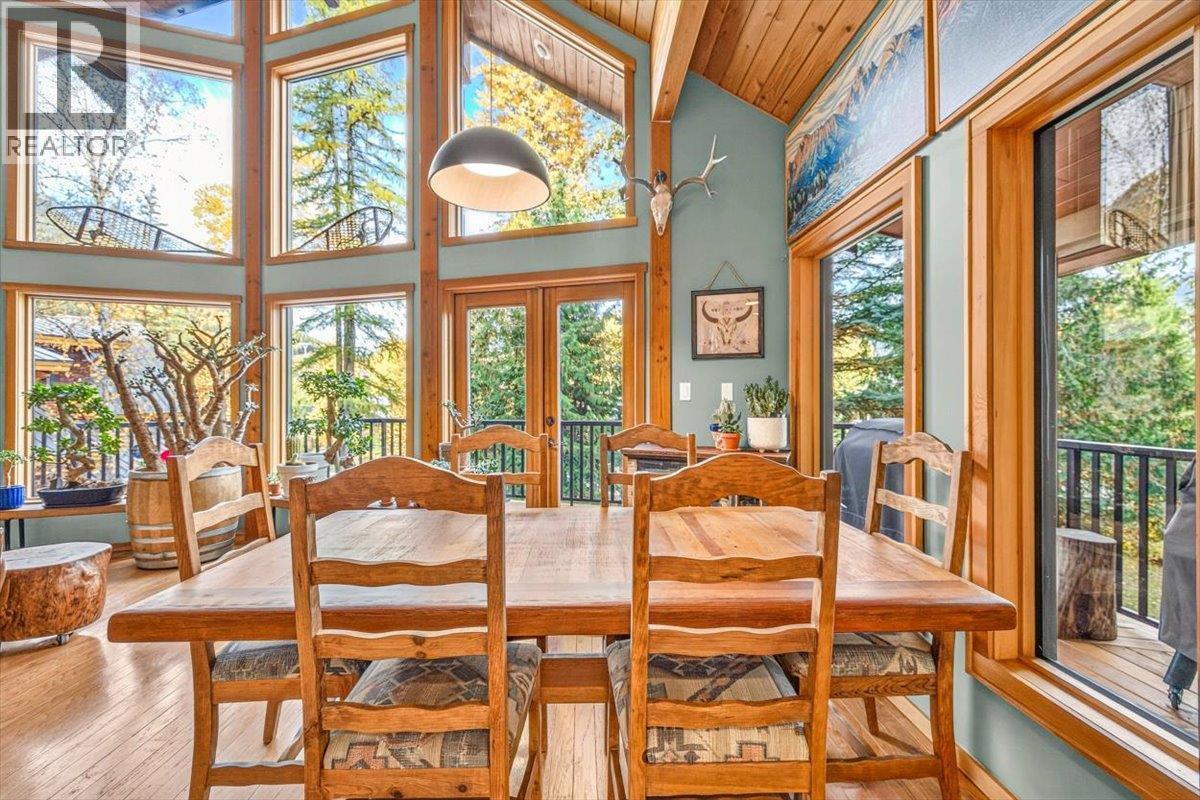 15 ALPINE TRAIL Crescent, Fernie - Image 1
