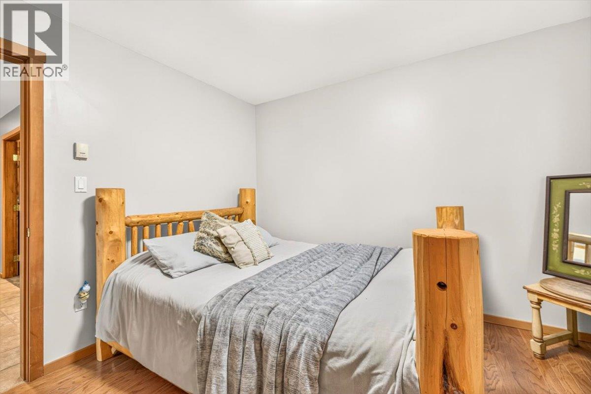 15 ALPINE TRAIL Crescent, Fernie - Image 1