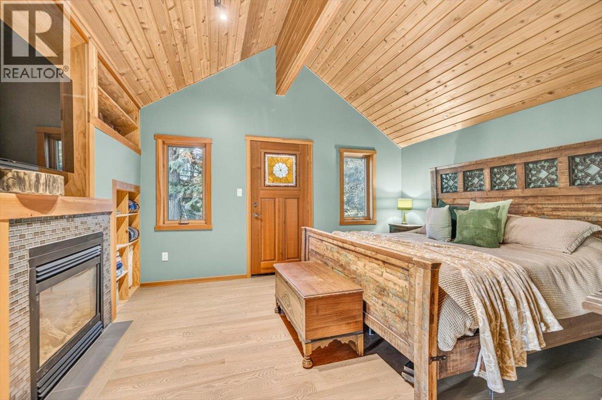 15 ALPINE TRAIL Crescent, Fernie - Image 1