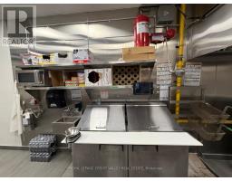 D10 - 400 Scott Street, St  Catharines, ON L2M3W4 Photo 18