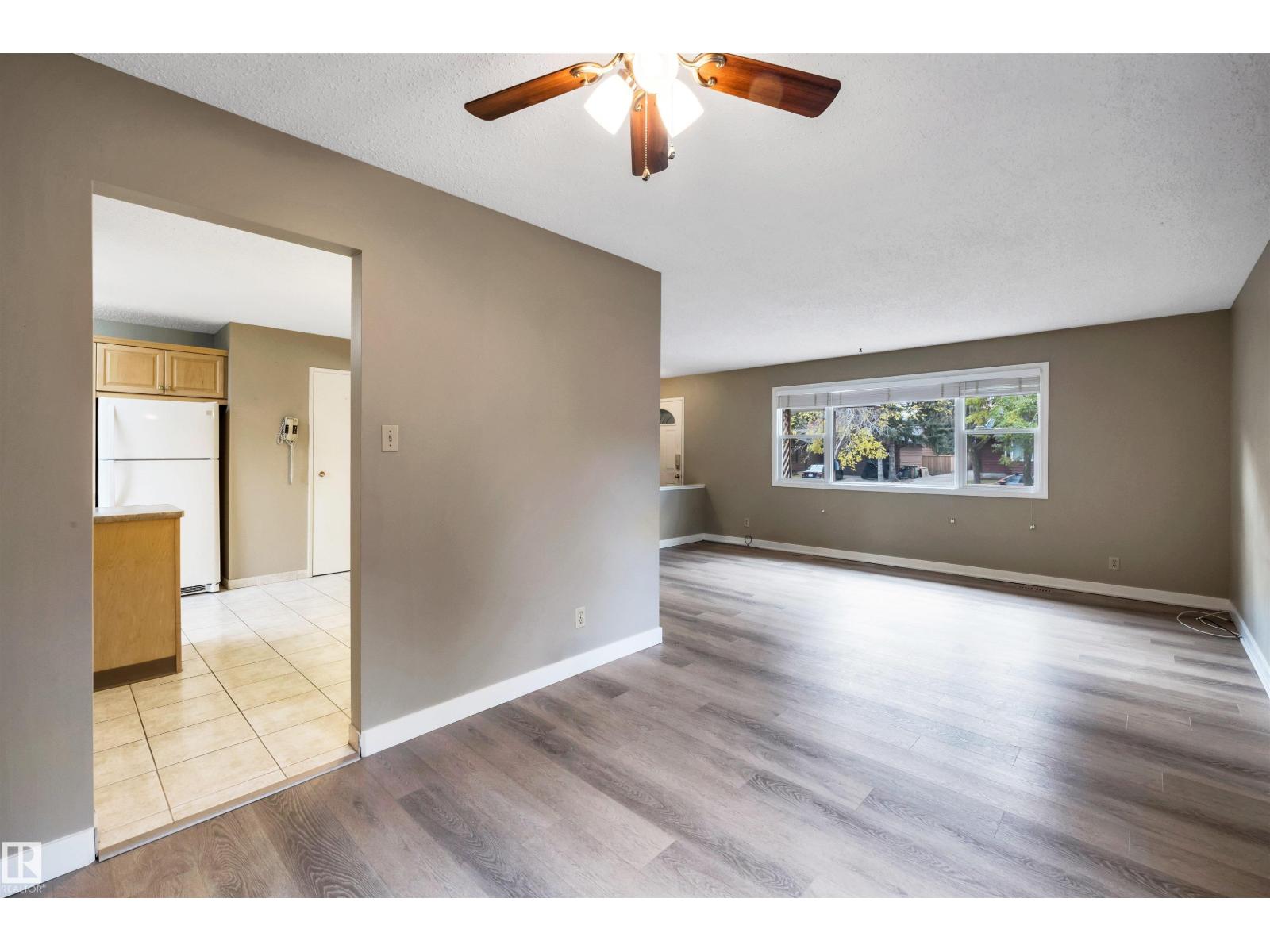 25 Attwood DR - 8