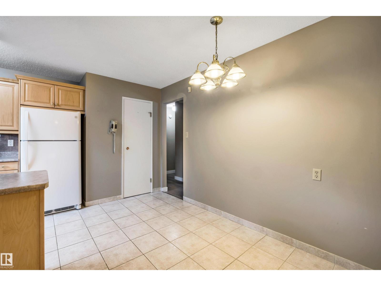 25 Attwood DR - 12