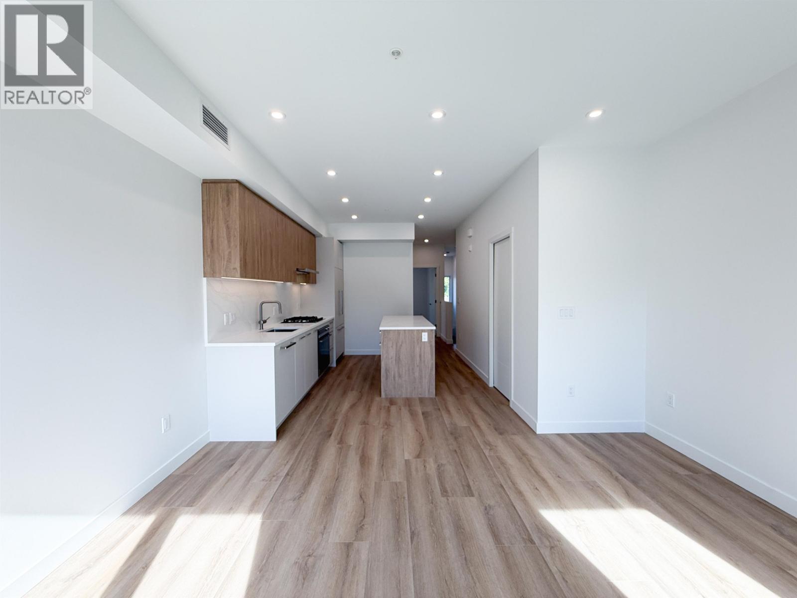 303 606 MADORE AVENUE, Coquitlam - Image 1