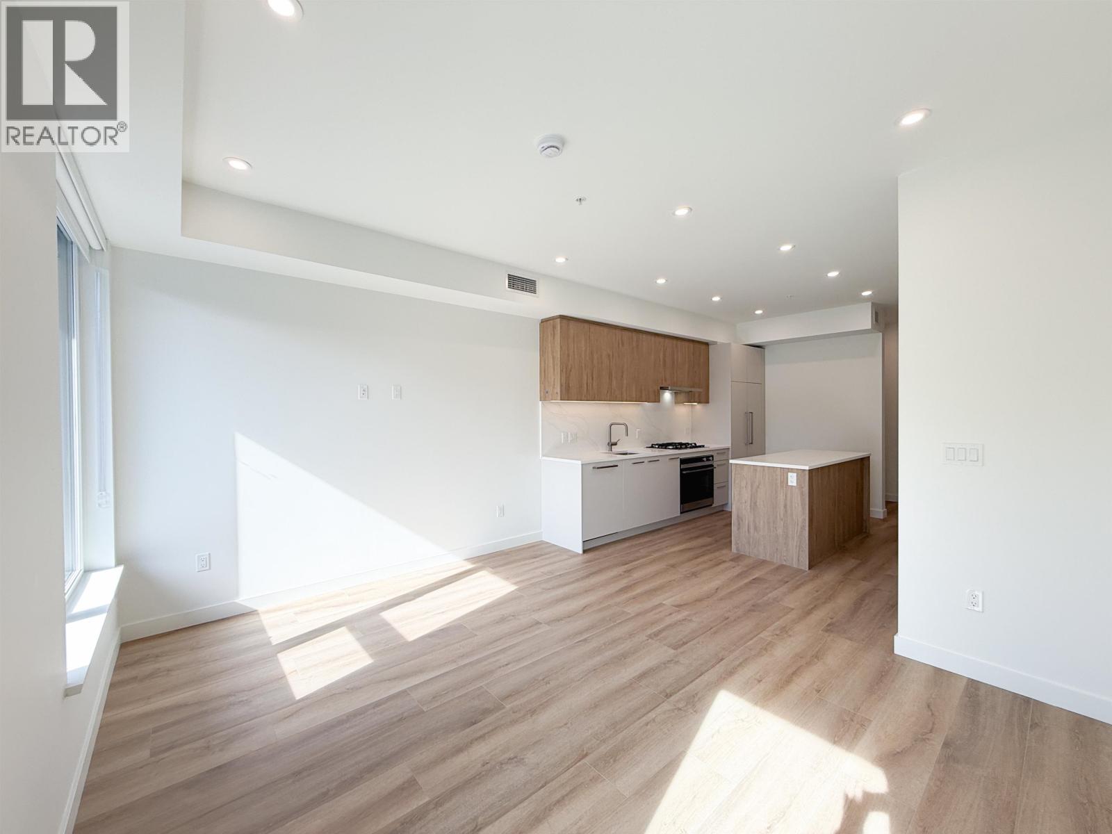 303 606 MADORE AVENUE, Coquitlam - Image 1