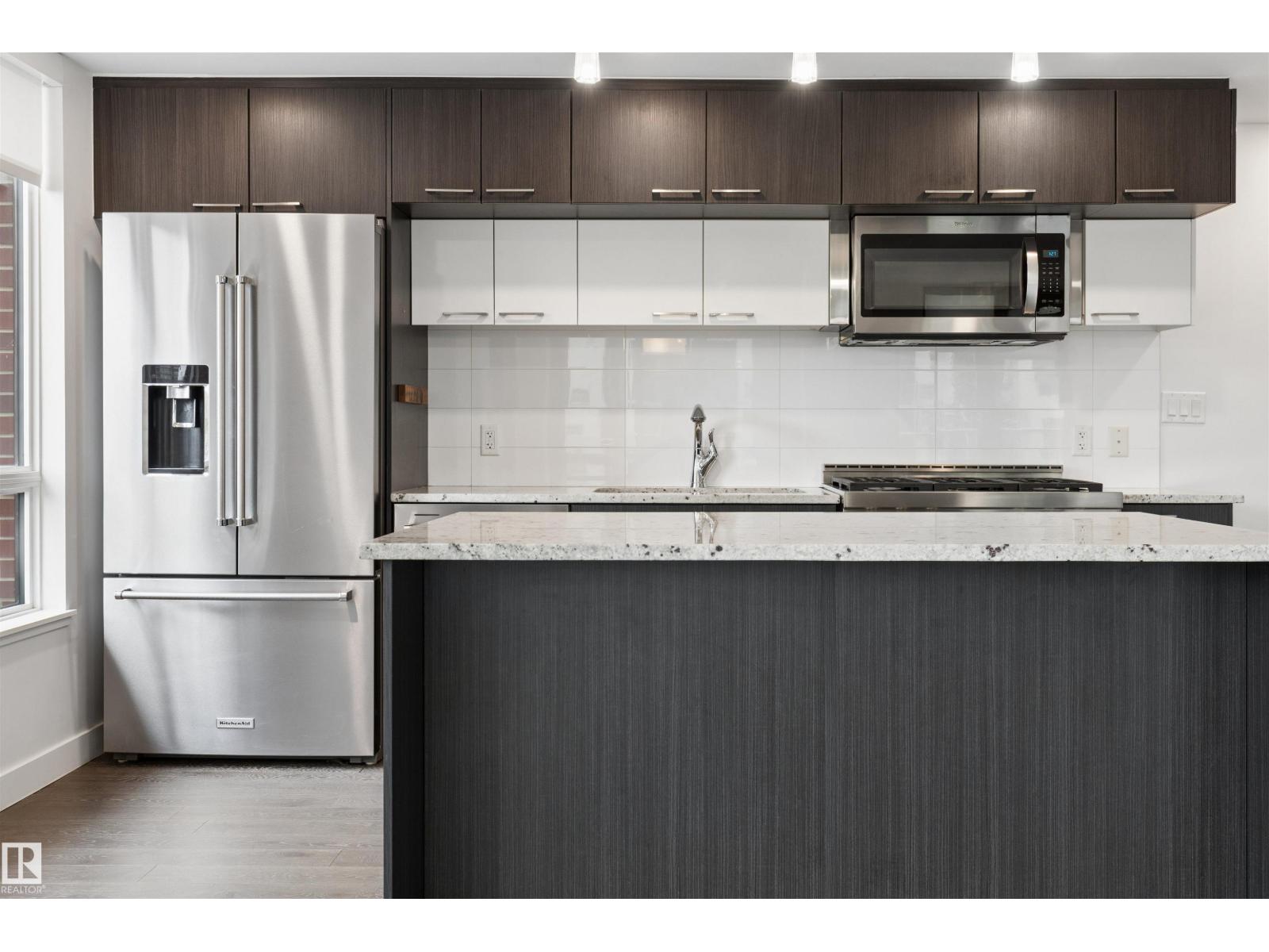 #203 9720 106 ST NW - 11
