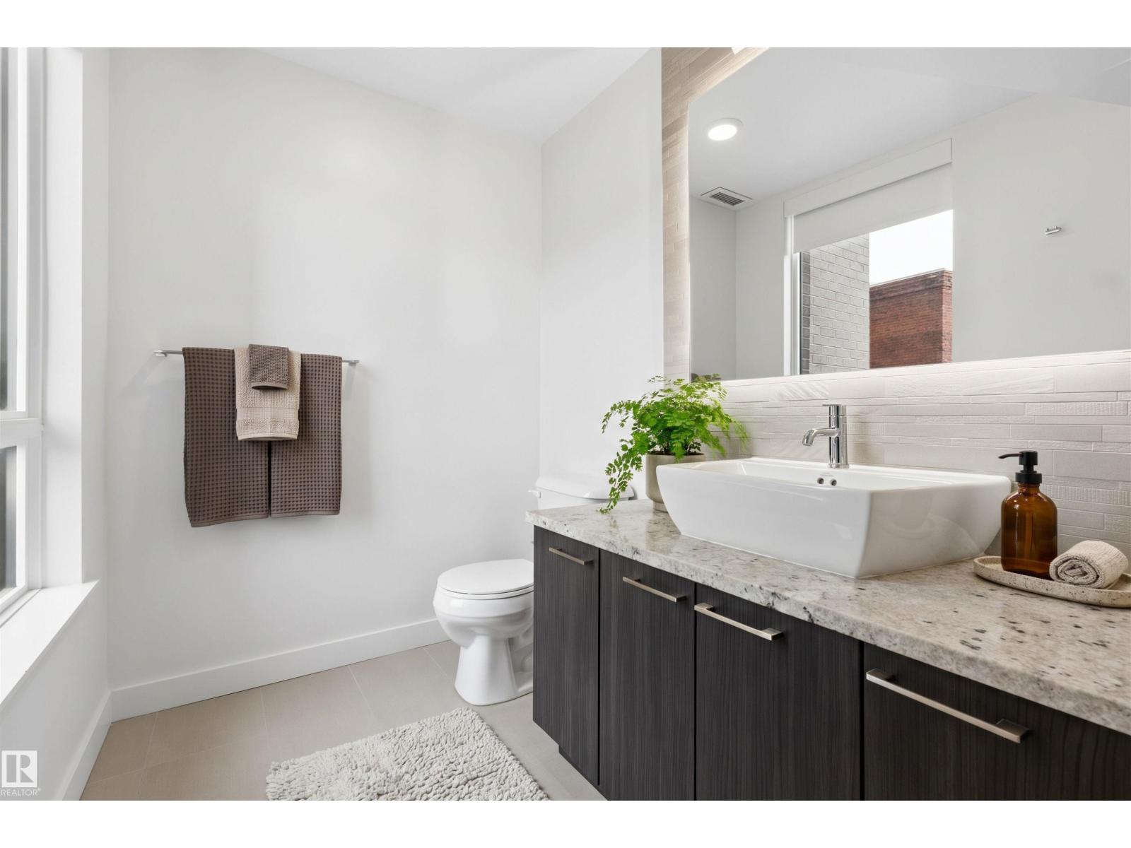 #203 9720 106 ST NW - 29