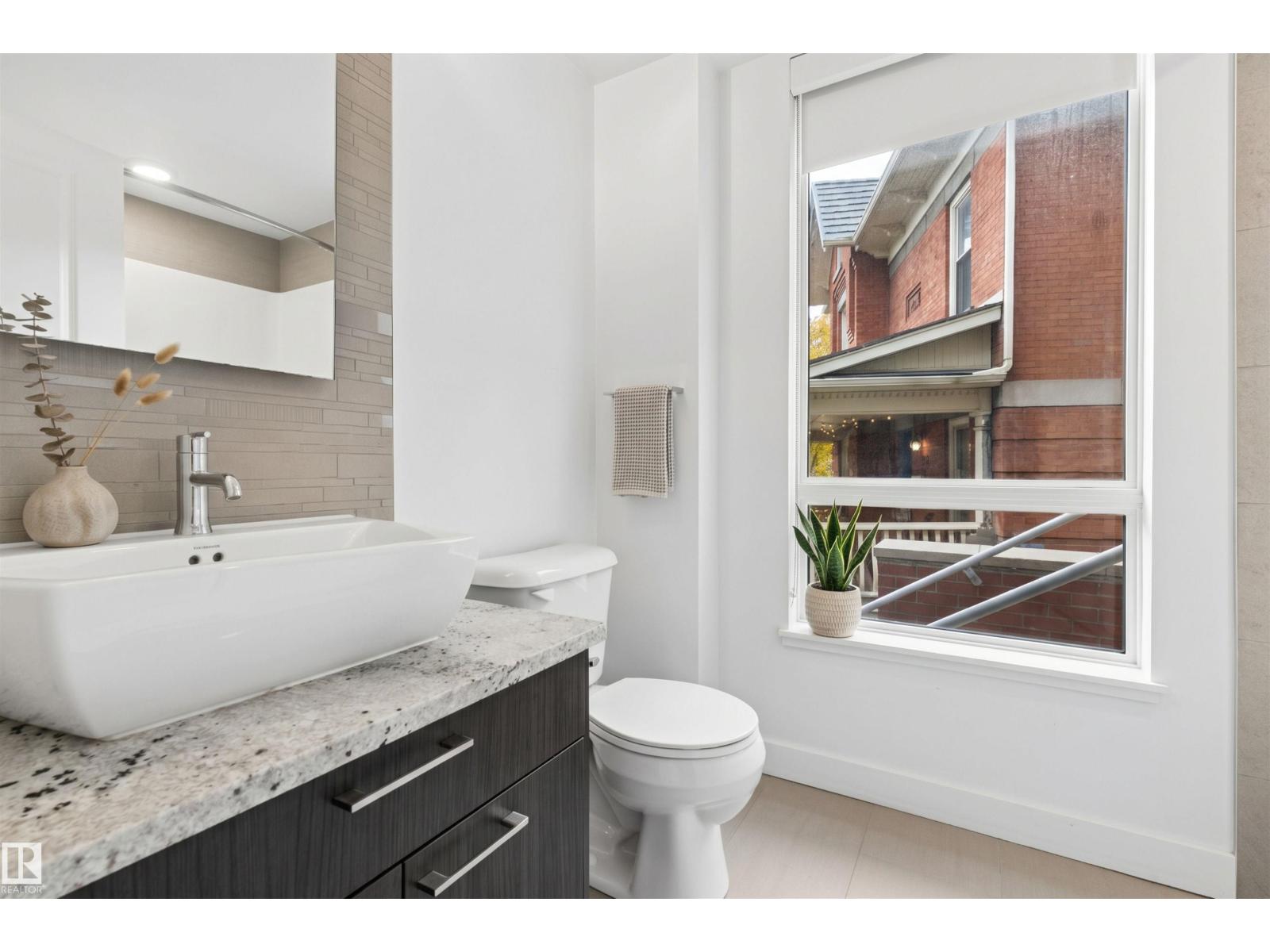 #203 9720 106 ST NW - 38