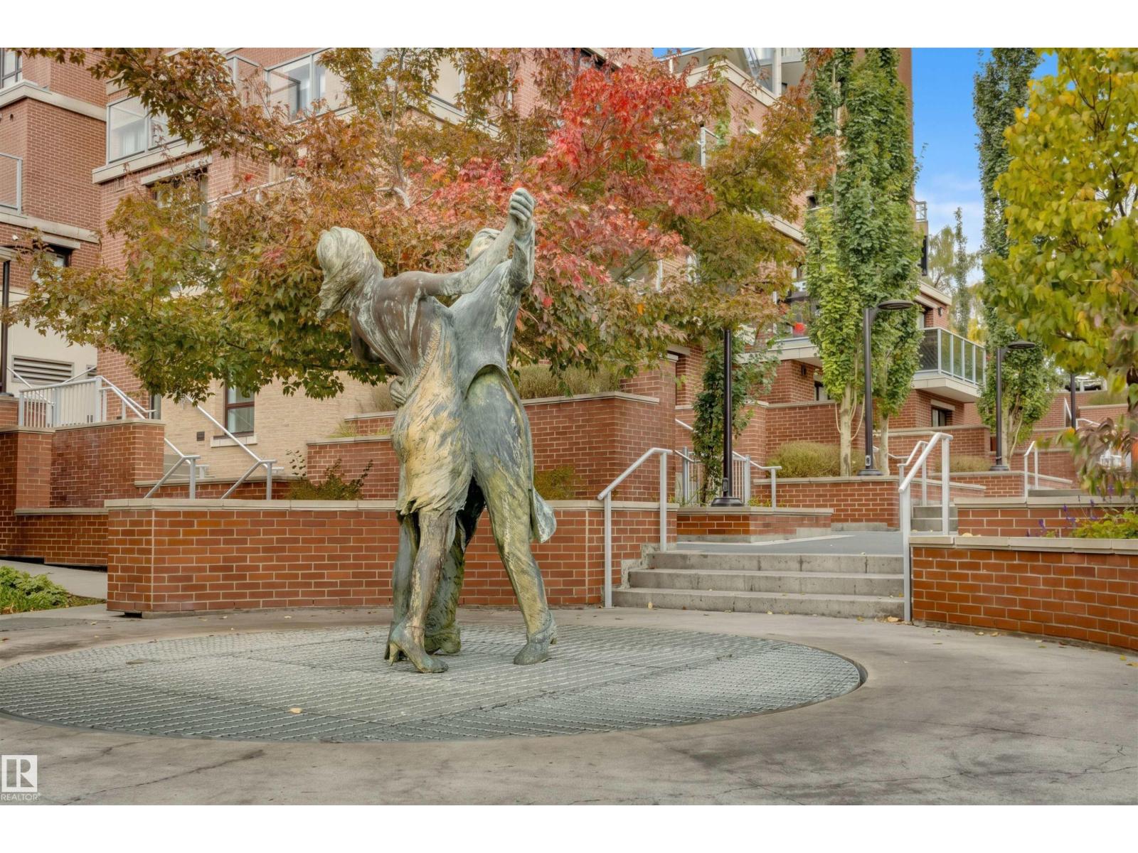 #203 9720 106 ST NW - 47