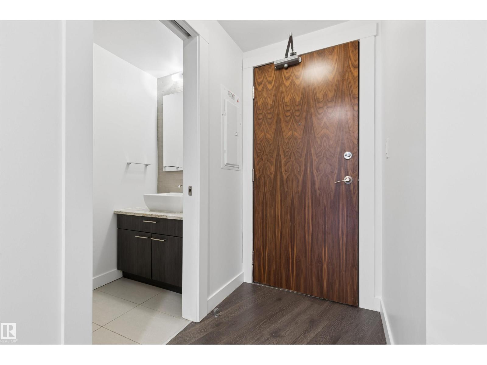 #203 9720 106 ST NW - 5