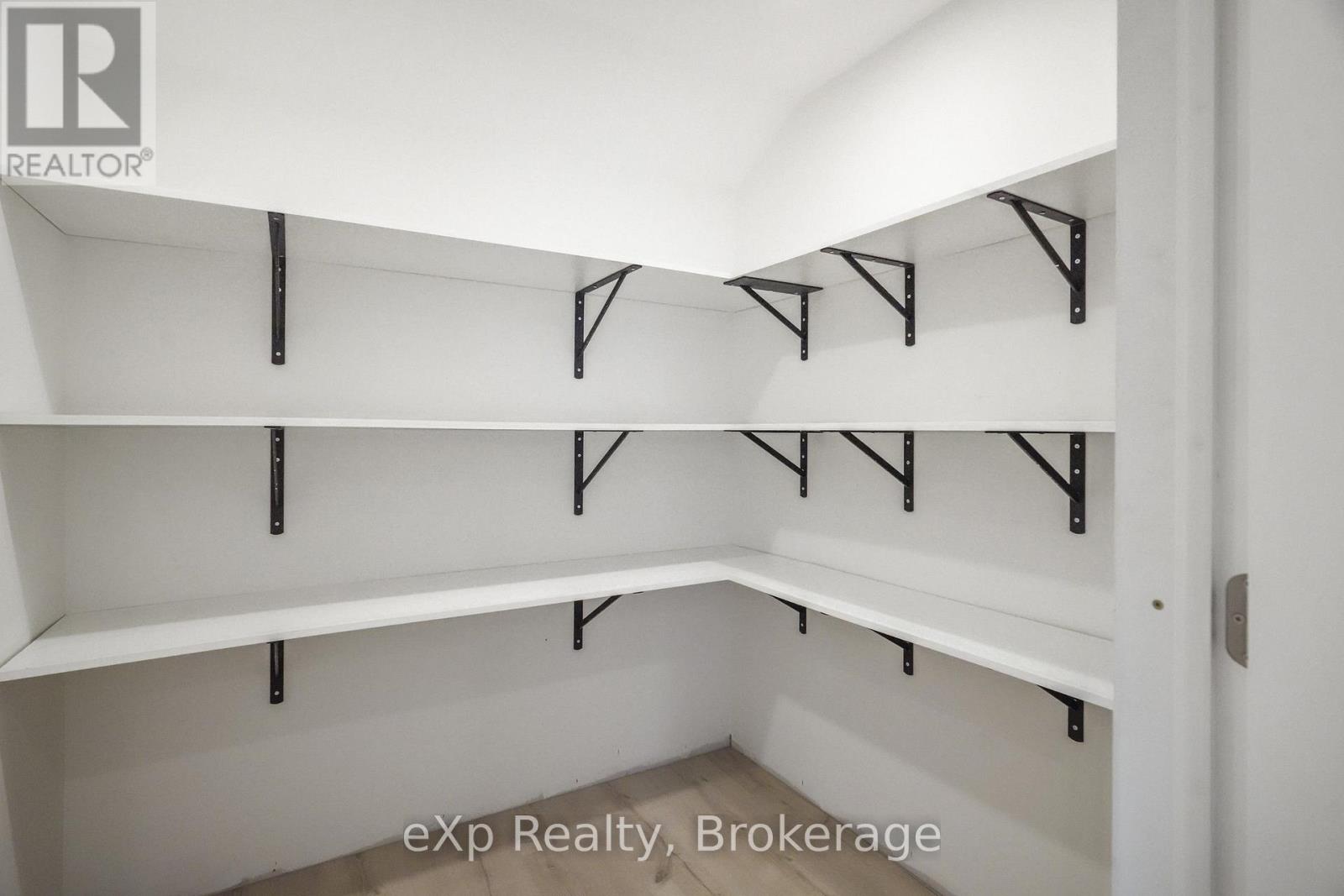 125 Portland Street — photo 19
