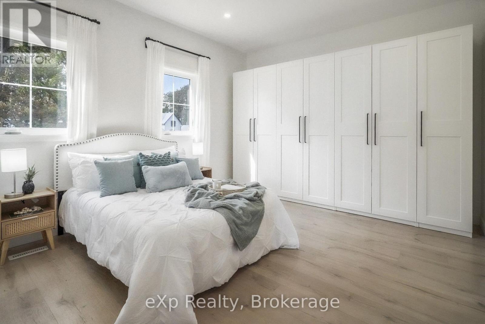 125 Portland Street — photo 20