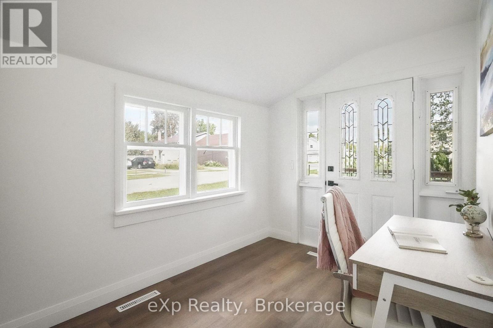 125 PORTLAND STREET, South Huron (Stephen) — photo 5