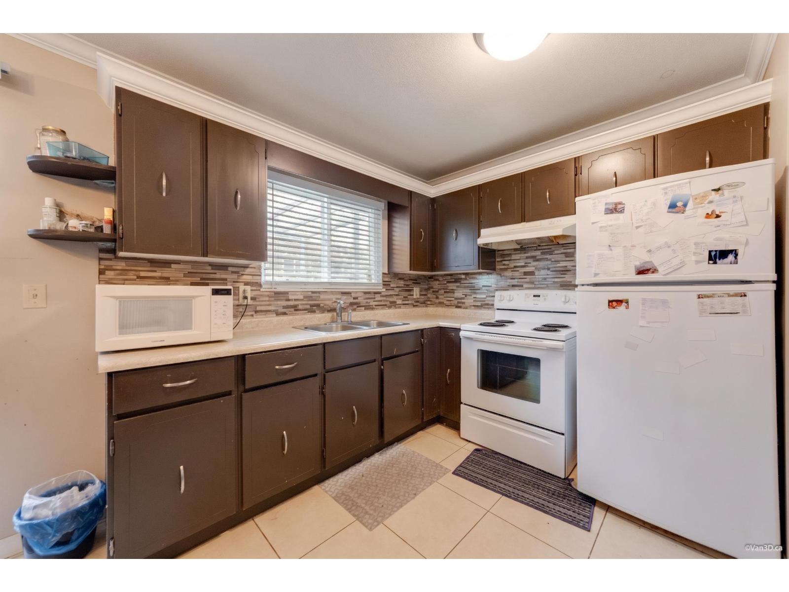 3 Bed, 1 Bath House for Sale in Surrey – 13565 67 AVENUE, Surrey – MLS# R3174409 - Image 10