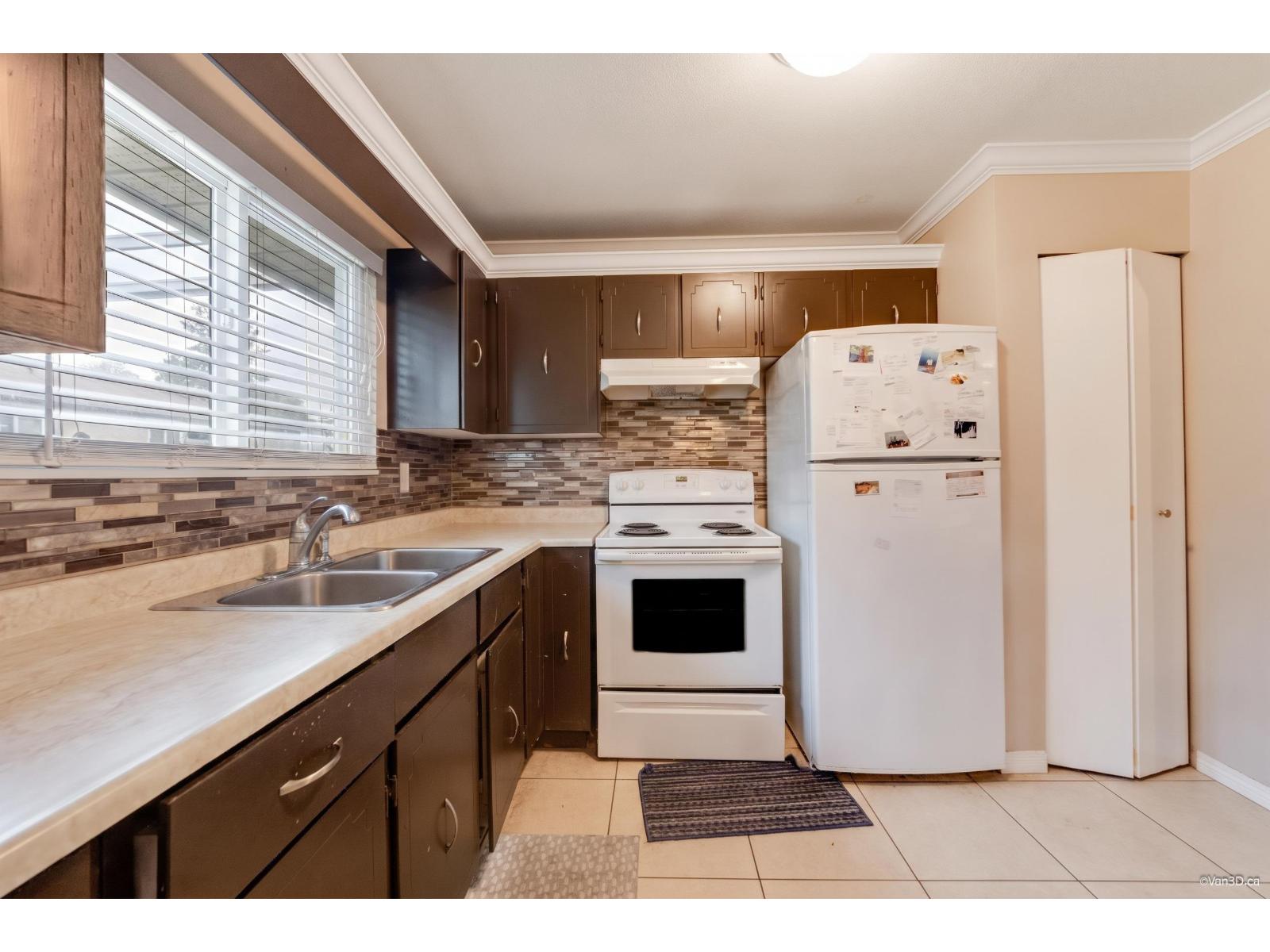 3 Bed, 1 Bath House for Sale in Surrey – 13565 67 AVENUE, Surrey – MLS# R3174409 - Image 12