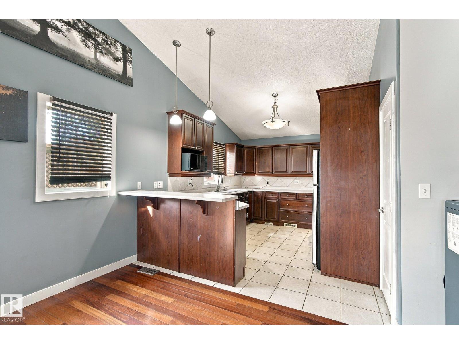 8402 96 ST - Image 11