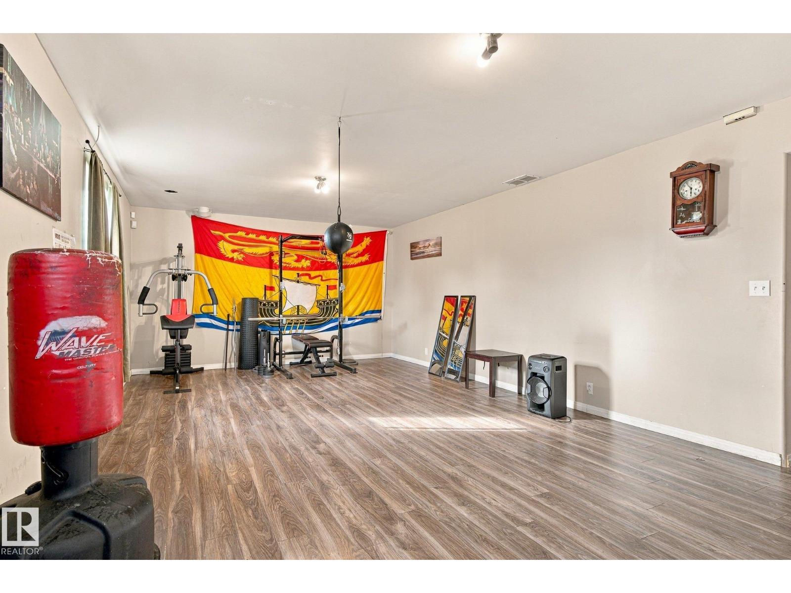 8402 96 ST - Image 29