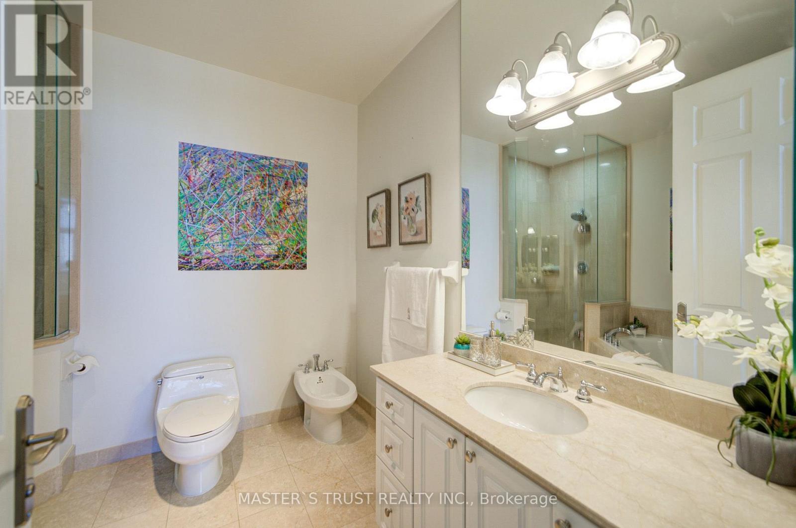 #GPH10 3880 DUKE OF YORK BOULEVARD - 17