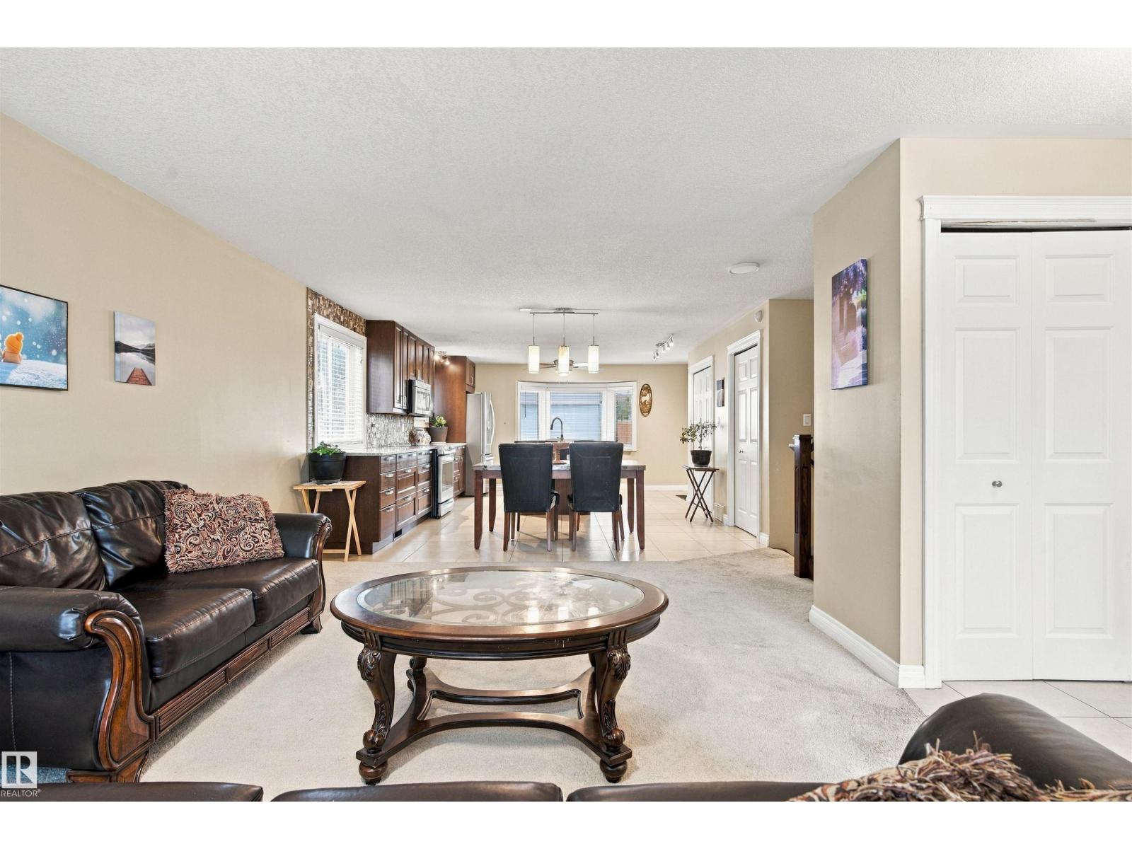 18208 99 AV NW - 9