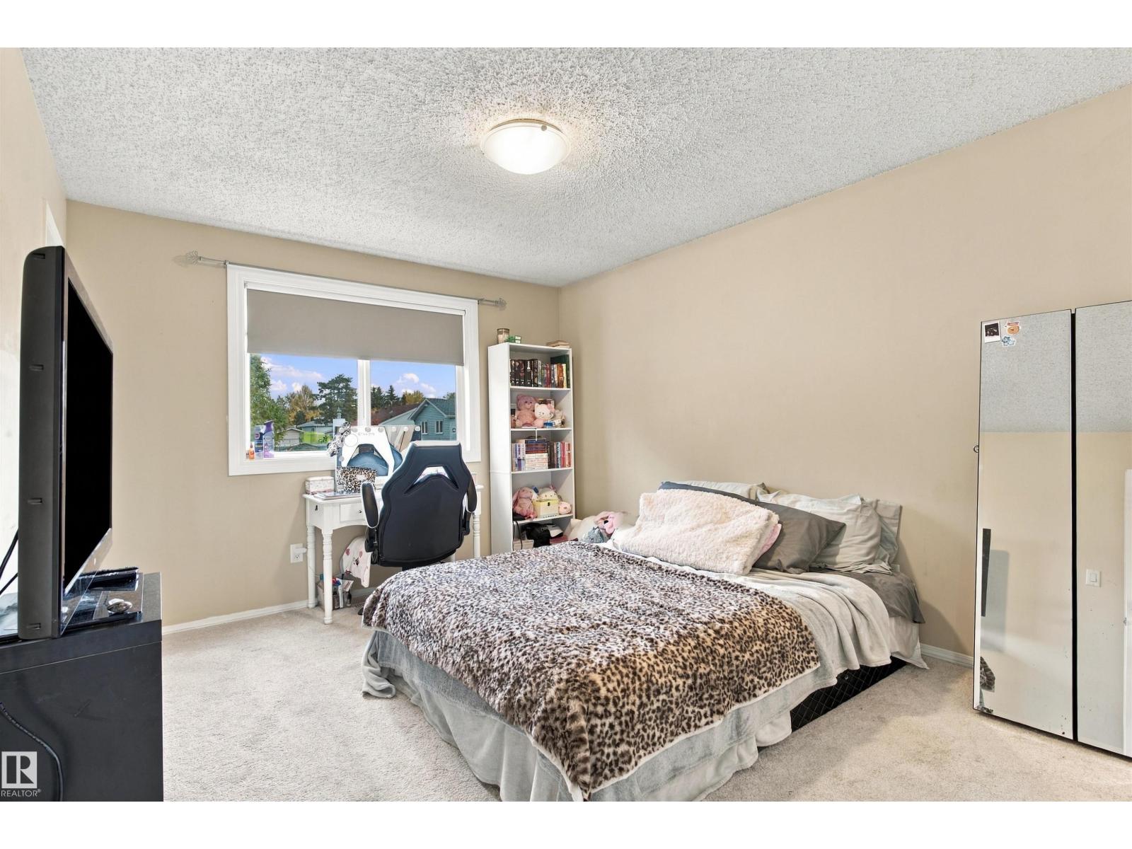 18208 99 AV NW - 21