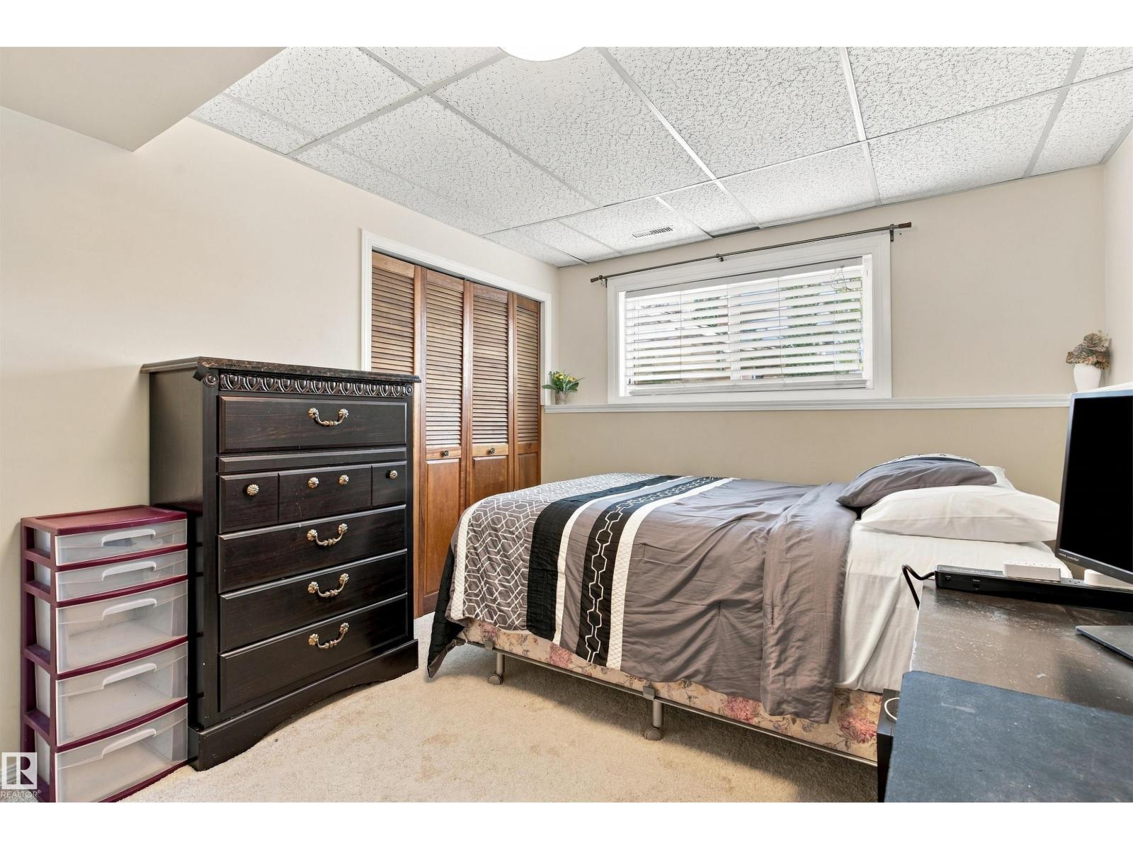 18208 99 AV NW - 37