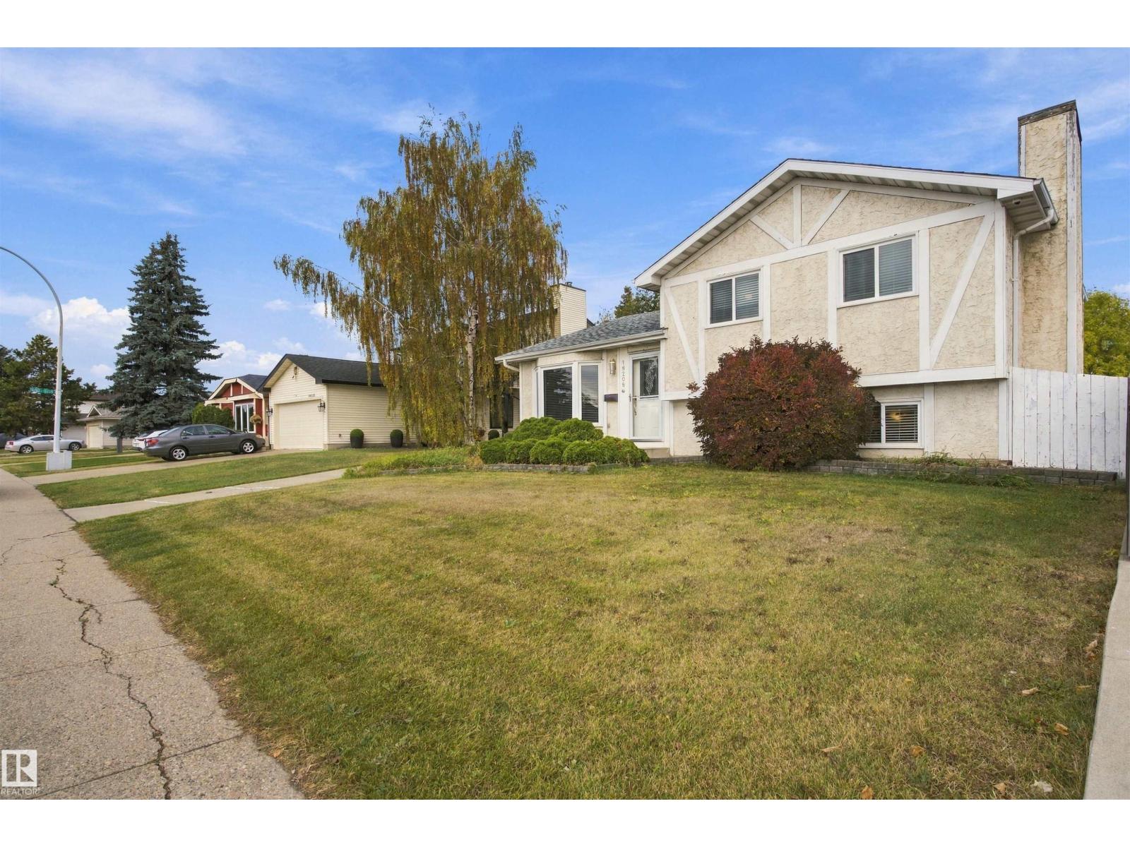 18208 99 AV NW - 3