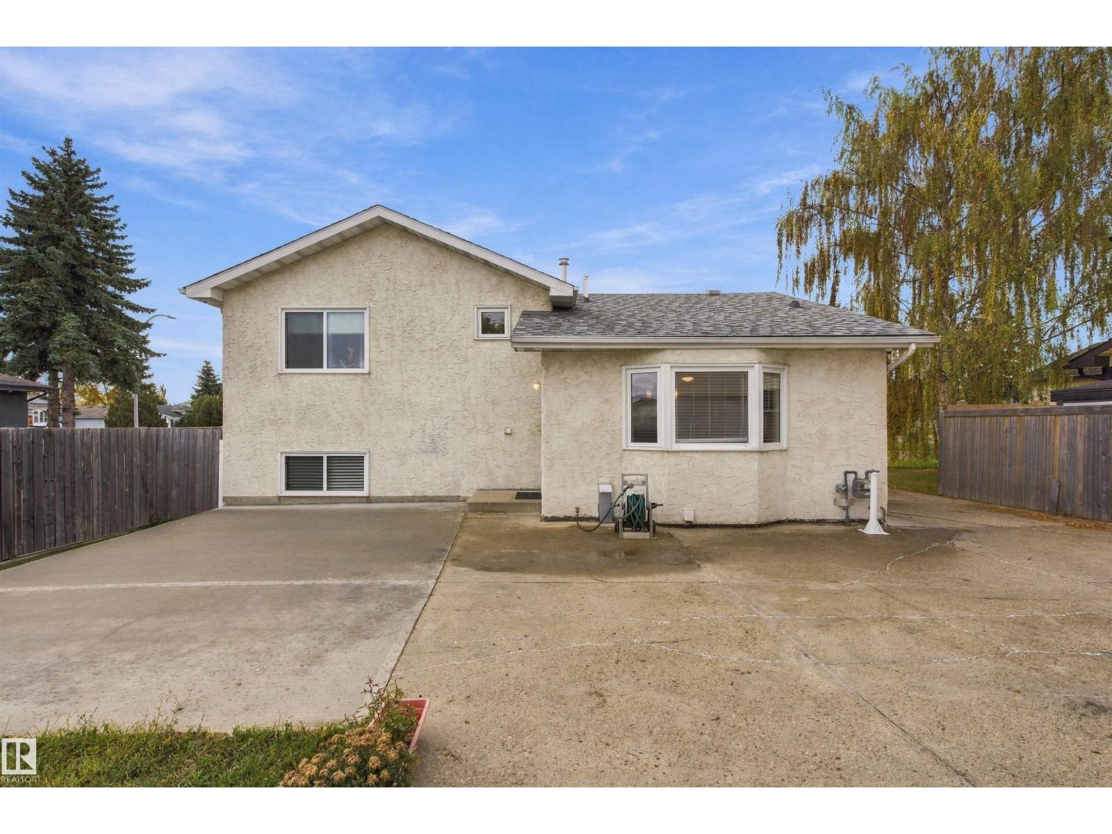 18208 99 AV NW - 46