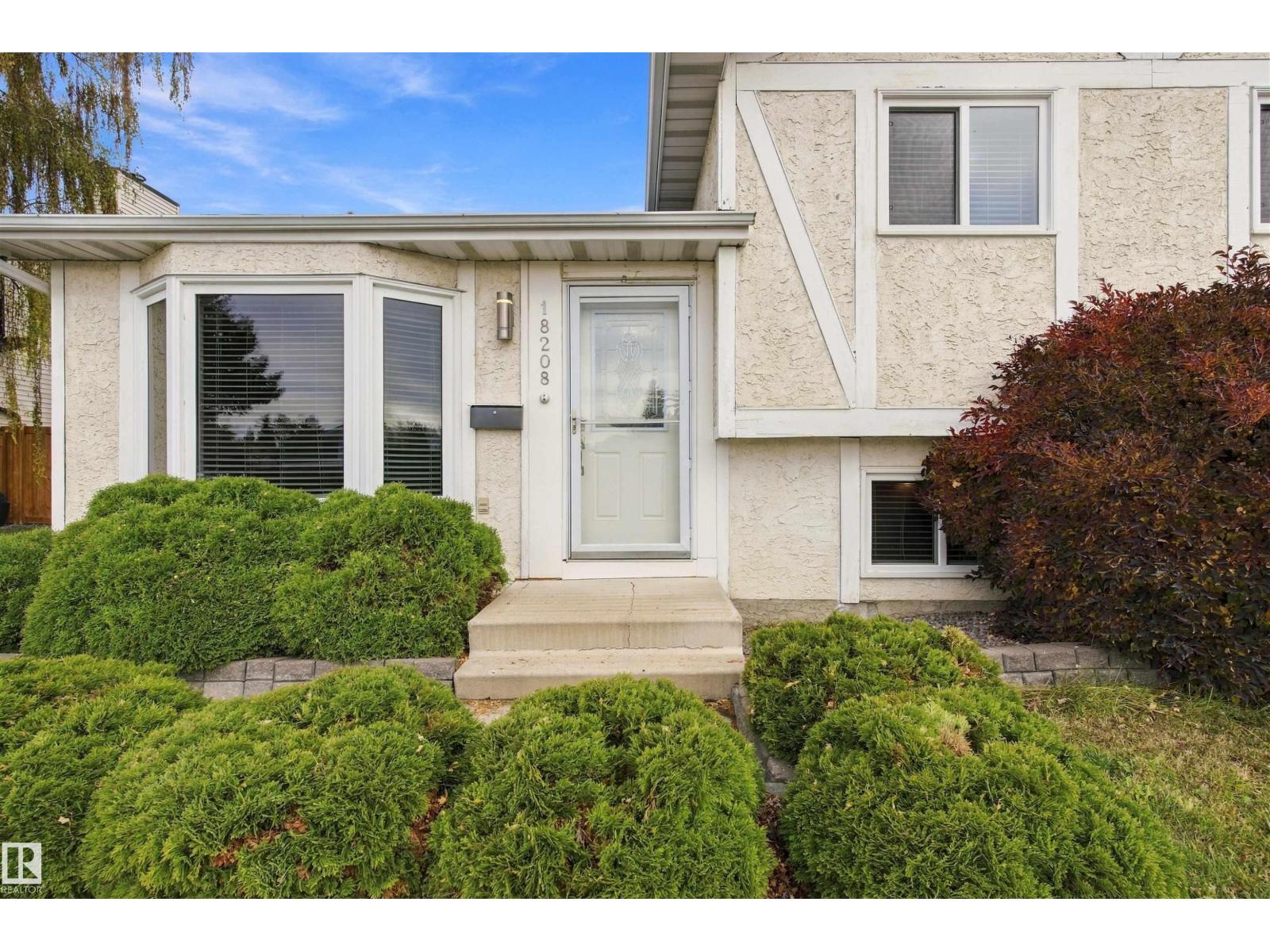 18208 99 AV NW - 4