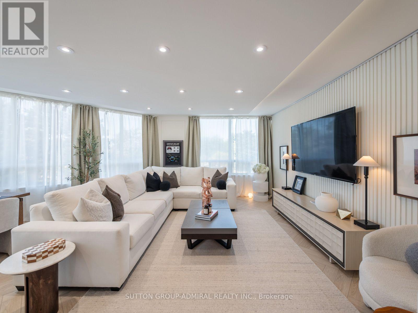 10 Torresdale Avenue — photo 11