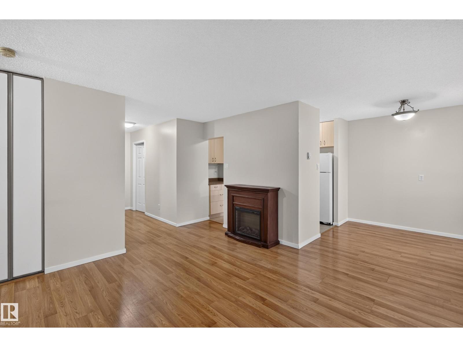 #206 10175 114 ST NW - 7