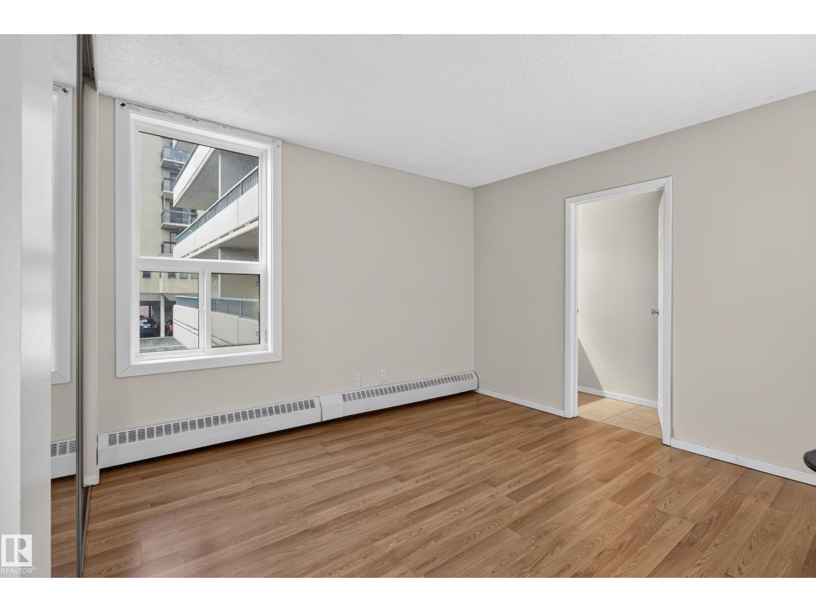 #206 10175 114 ST NW - 23
