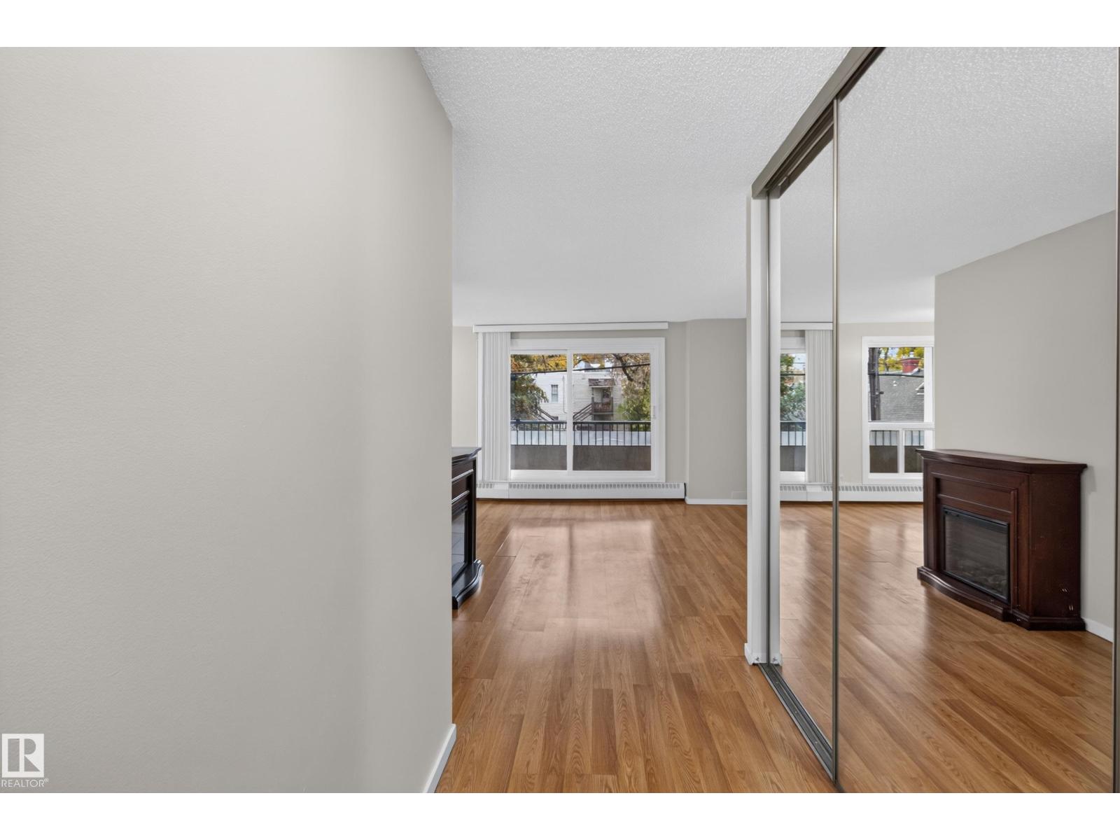 #206 10175 114 ST NW - 5
