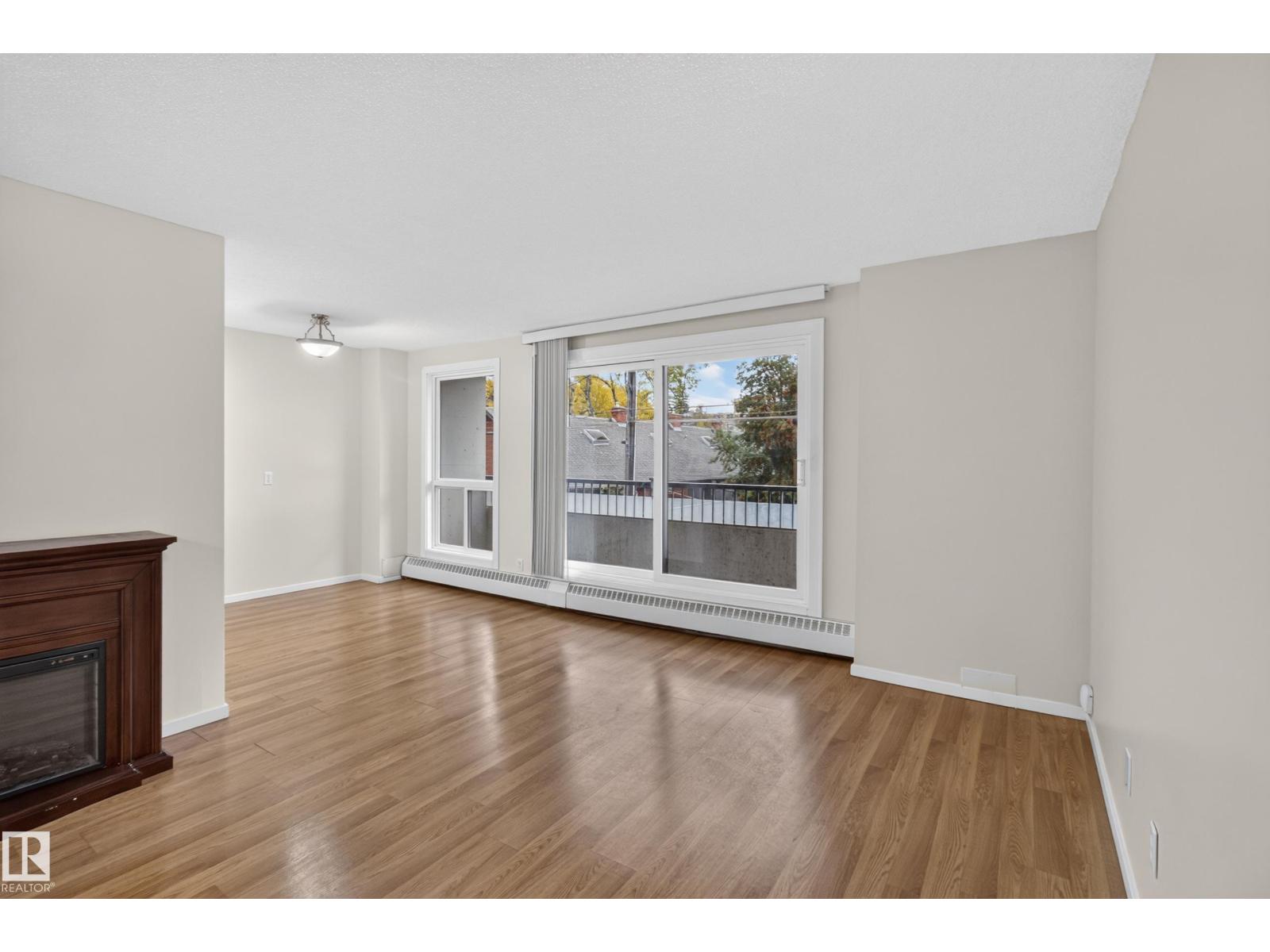 #206 10175 114 ST NW - 6