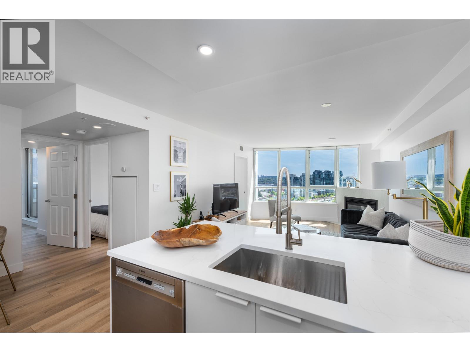 2208 63 KEEFER PLACE, Vancouver - Image 1