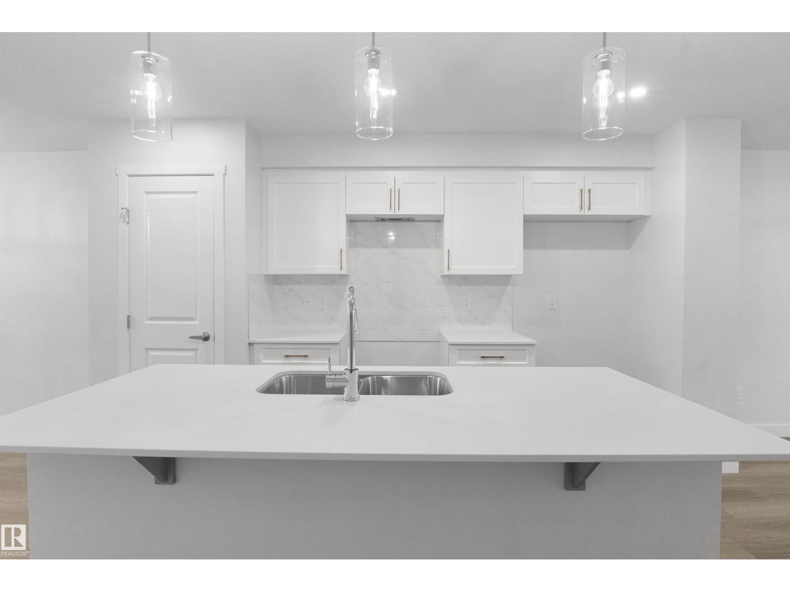 508 176 AV NE - 12
