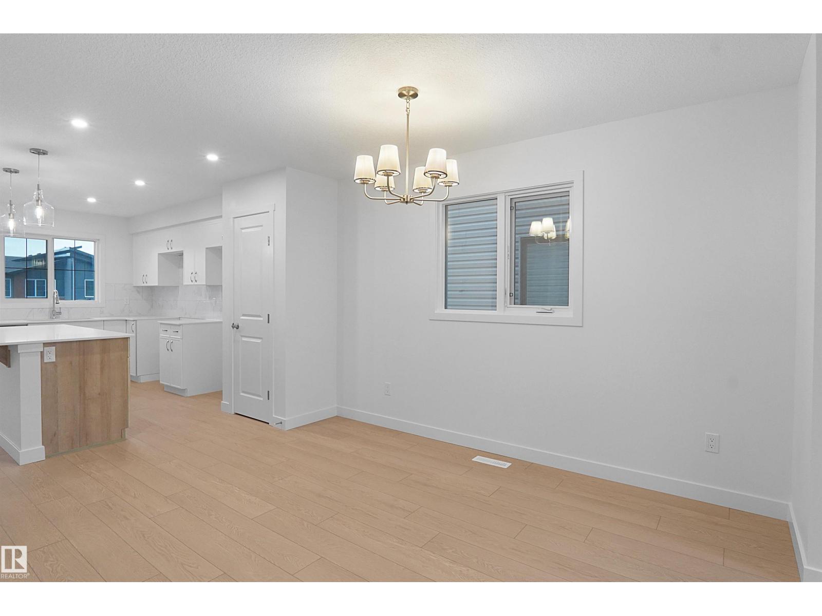 633 176 Avenue NE, photo 11