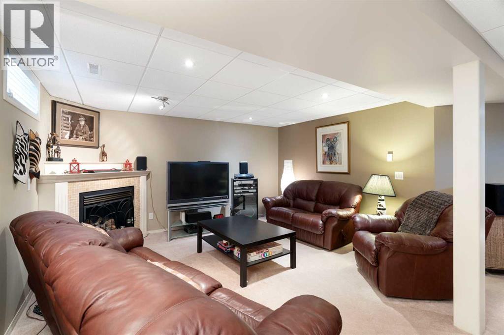212 Whiteview Bay NE - 30