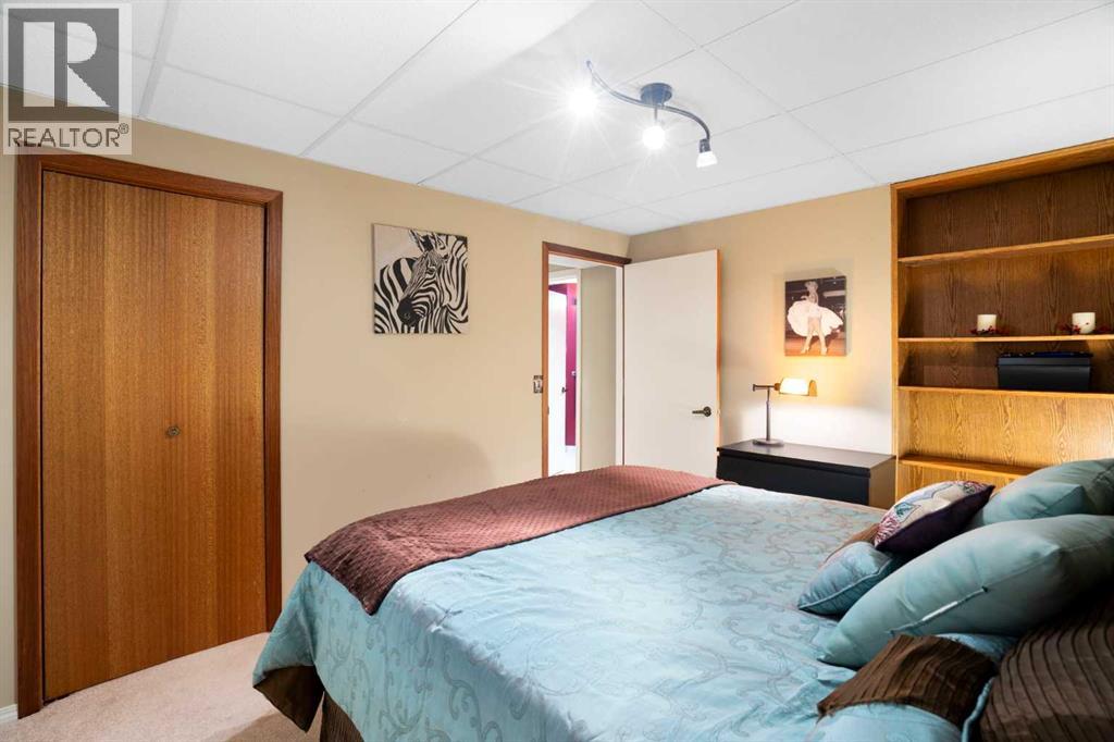 212 Whiteview Bay NE - 36