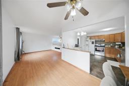Living room - 124 Leahcrest Crescent, Winnipeg, MB R2P1P3 Photo 8